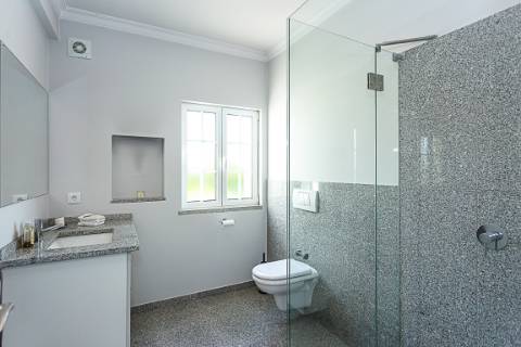 Moradia Exclusiva T4 com Vista Mar e Cidade em Tavira