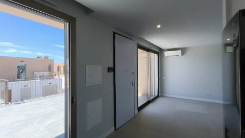 Apartamento T2 em condomínio com piscina e garagem em Cabanas de Tavira