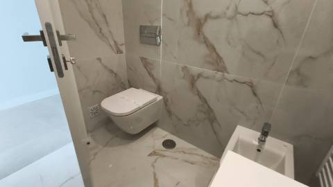 Apartamento T2 em ultimo andar com piscina e garagem em Cabanas de Tavira