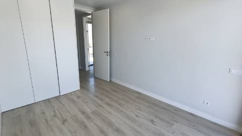 Apartamento T2 em ultimo andar com piscina e garagem em Cabanas de Tavira