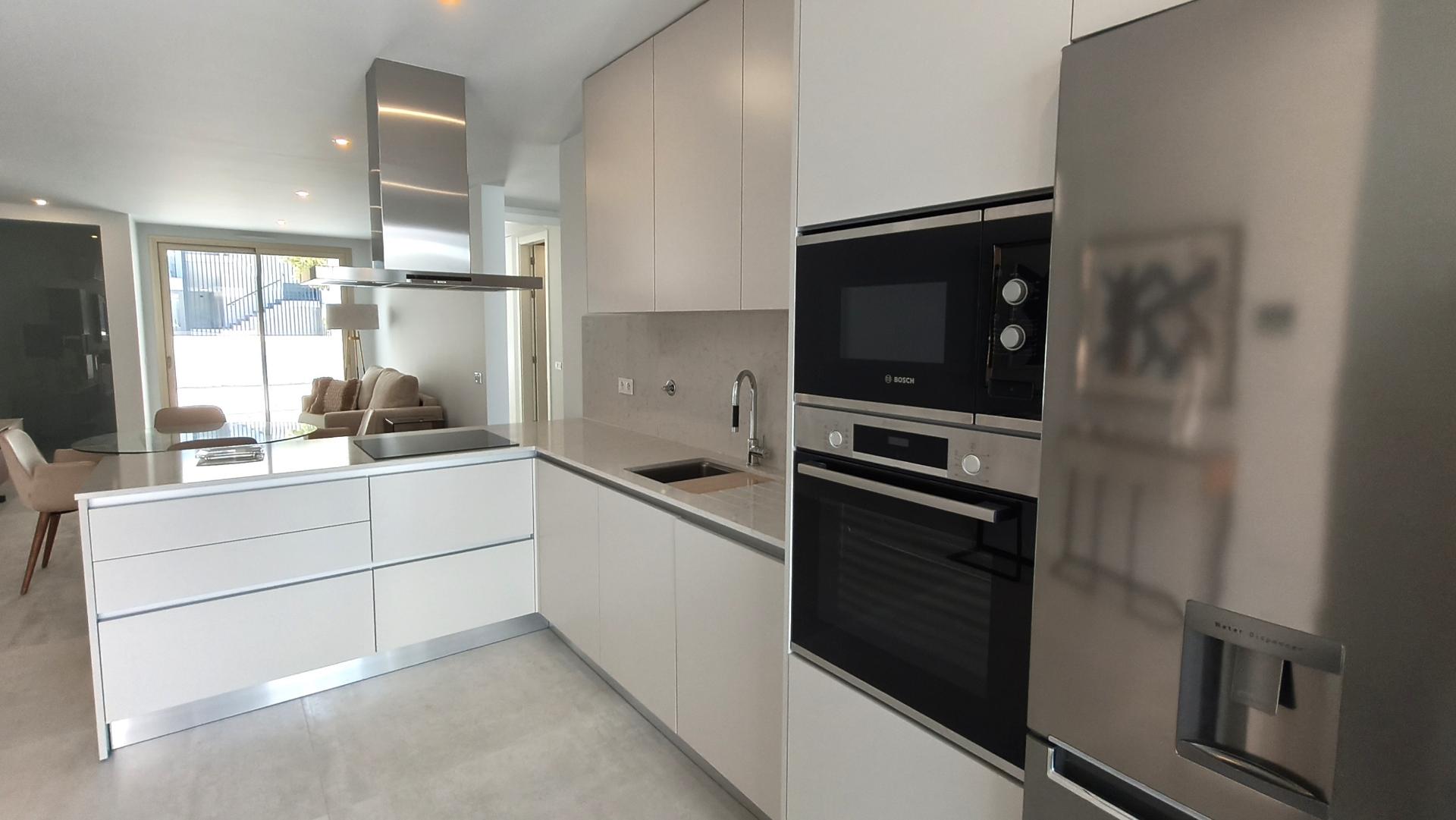 Apartamento T2 em ultimo andar com piscina e garagem em Cabanas de Tavira