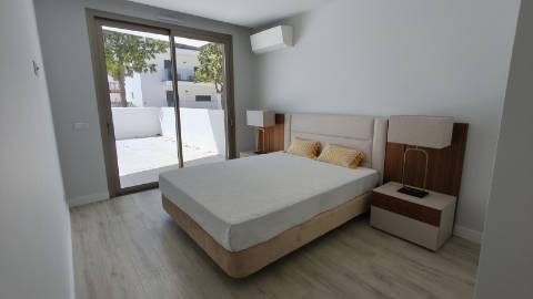 Apartamento T2 em ultimo andar com piscina e garagem em Cabanas de Tavira