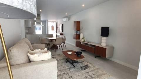 Apartamento T2 com piscina e garagem em Cabanas de Tavira