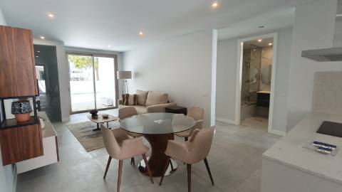 Apartamento T2 com piscina e garagem em Cabanas de Tavira