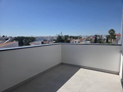 Apartamento com duas varandas para venda em Cabanas de Tavira