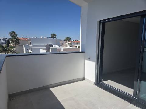 Apartamento com duas varandas para venda em Cabanas de Tavira