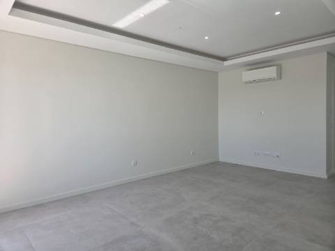 Apartamento com duas varandas para venda em Cabanas de Tavira
