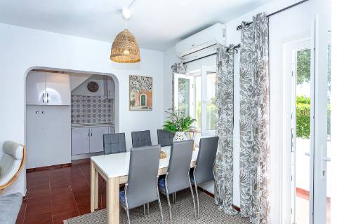 Moradia T2 com jardim e terraço em Cabanas de Tavira