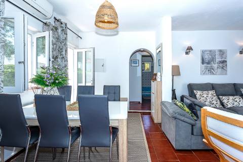 Moradia T2 com jardim e terraço em Cabanas de Tavira