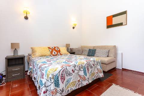 Moradia T2 com jardim e terraço em Cabanas de Tavira
