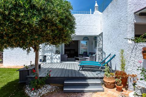 Moradia T2 com jardim e terraço em Cabanas de Tavira