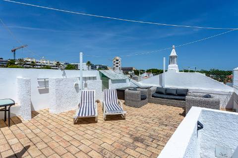 Moradia T2 com jardim e terraço em Cabanas de Tavira