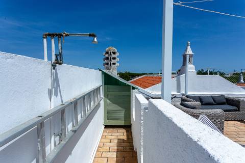 Moradia T2 com jardim e terraço em Cabanas de Tavira