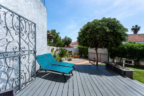Moradia T2 com jardim e terraço em Cabanas de Tavira
