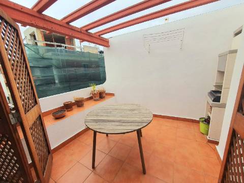 Apartamento T1+1, com terraço, em Cabanas de Tavira perto da Ria Formosa