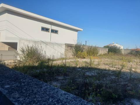 Terreno (Lote) para construção moradia geminada