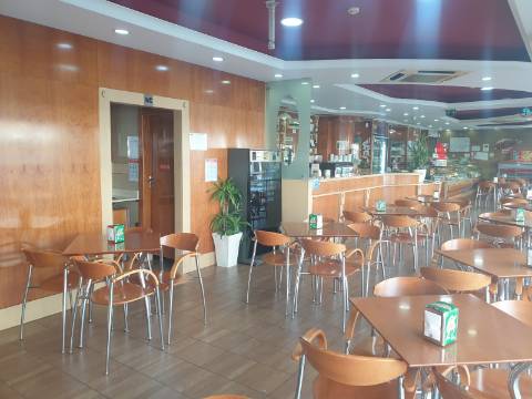 Padaria / Pastelaria Oliveira do Bairro para venda de trespasse