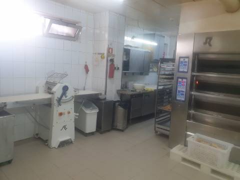 Padaria / Pastelaria Oliveira do Bairro para venda de trespasse