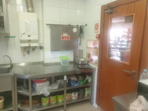 Padaria / Pastelaria Oliveira do Bairro para venda de trespasse