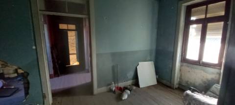 Moradia T3 para Remodelação ou Construção em Oiã