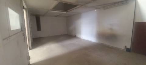 Armazém para arrendar em Oliveira do Bairro