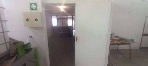 Armazém para arrendar em Oliveira do Bairro