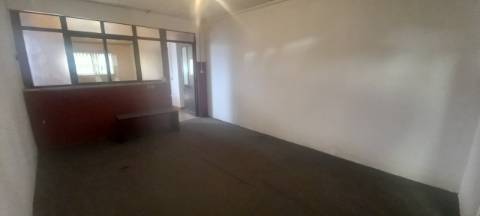 Armazém para arrendar em Oliveira do Bairro