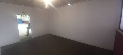 Armazém para arrendar em Oliveira do Bairro