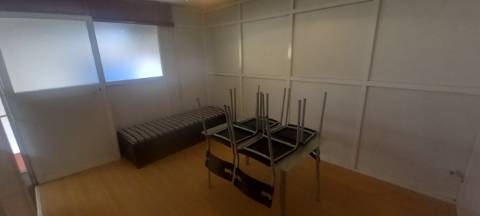 Armazém para arrendar em Oliveira do Bairro