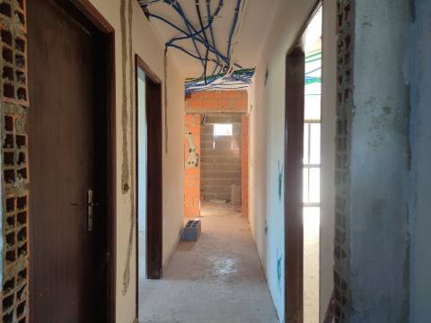 Moradia T3 em renovação