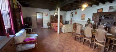 Moradia / Anexos Arredores de Sangalhos