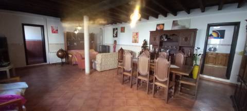 Moradia / Anexos Arredores de Sangalhos