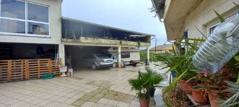 Moradia / Anexos Arredores de Sangalhos