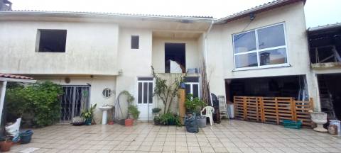 Moradia / Anexos Arredores de Sangalhos