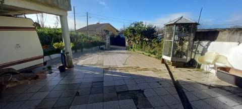 Moradia / Anexos Arredores de Sangalhos