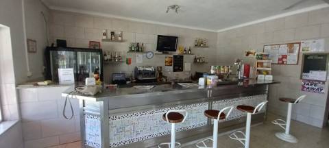 Loja a poucos minutos do centro de Oliveira do Bairro