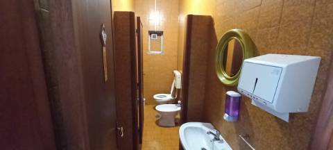 Loja a poucos minutos do centro de Oliveira do Bairro