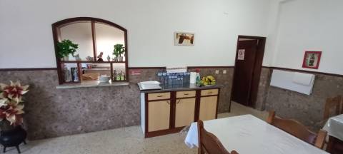 Loja a poucos minutos do centro de Oliveira do Bairro