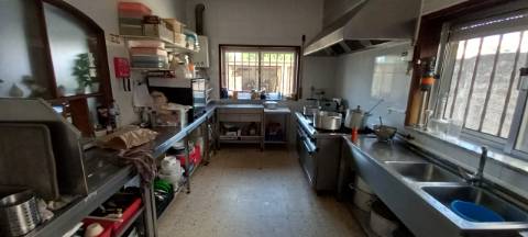 Loja a poucos minutos do centro de Oliveira do Bairro