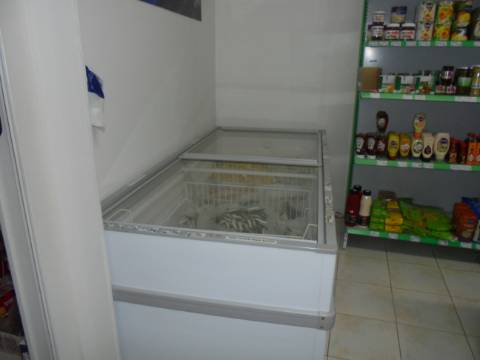 Loja a poucos minutos da Palhaça