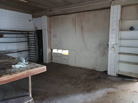 Loja para venda em Bustos