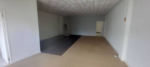 Loja para venda em Oiã