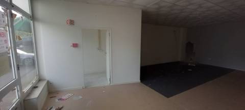 Loja para venda em Oiã