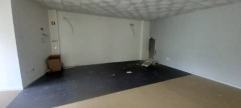 Loja para venda em Oiã