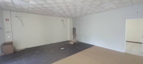 Loja para venda em Oiã