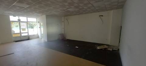 Loja para venda em Oiã