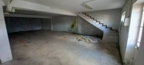 Loja para venda em Oiã