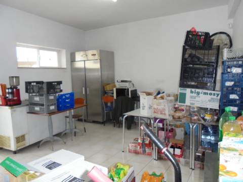 Loja a poucos minutos da Palhaça para trespasse