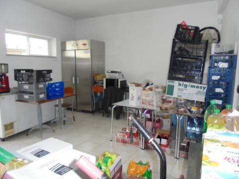 Loja a poucos minutos da Palhaça para trespasse