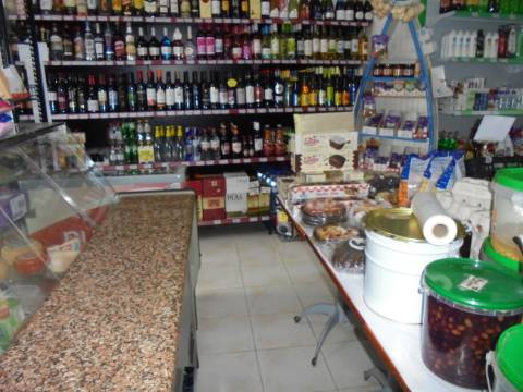 Loja a poucos minutos da Palhaça para trespasse